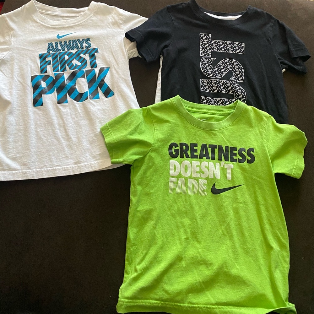 Boys size 7 Nike shirts. In great condition!